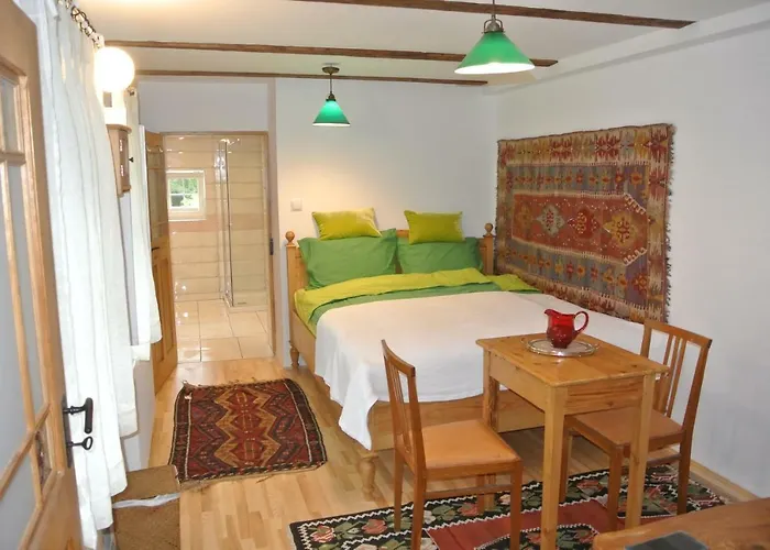 Lusatia Farm Oda ve Kahvaltı 3*